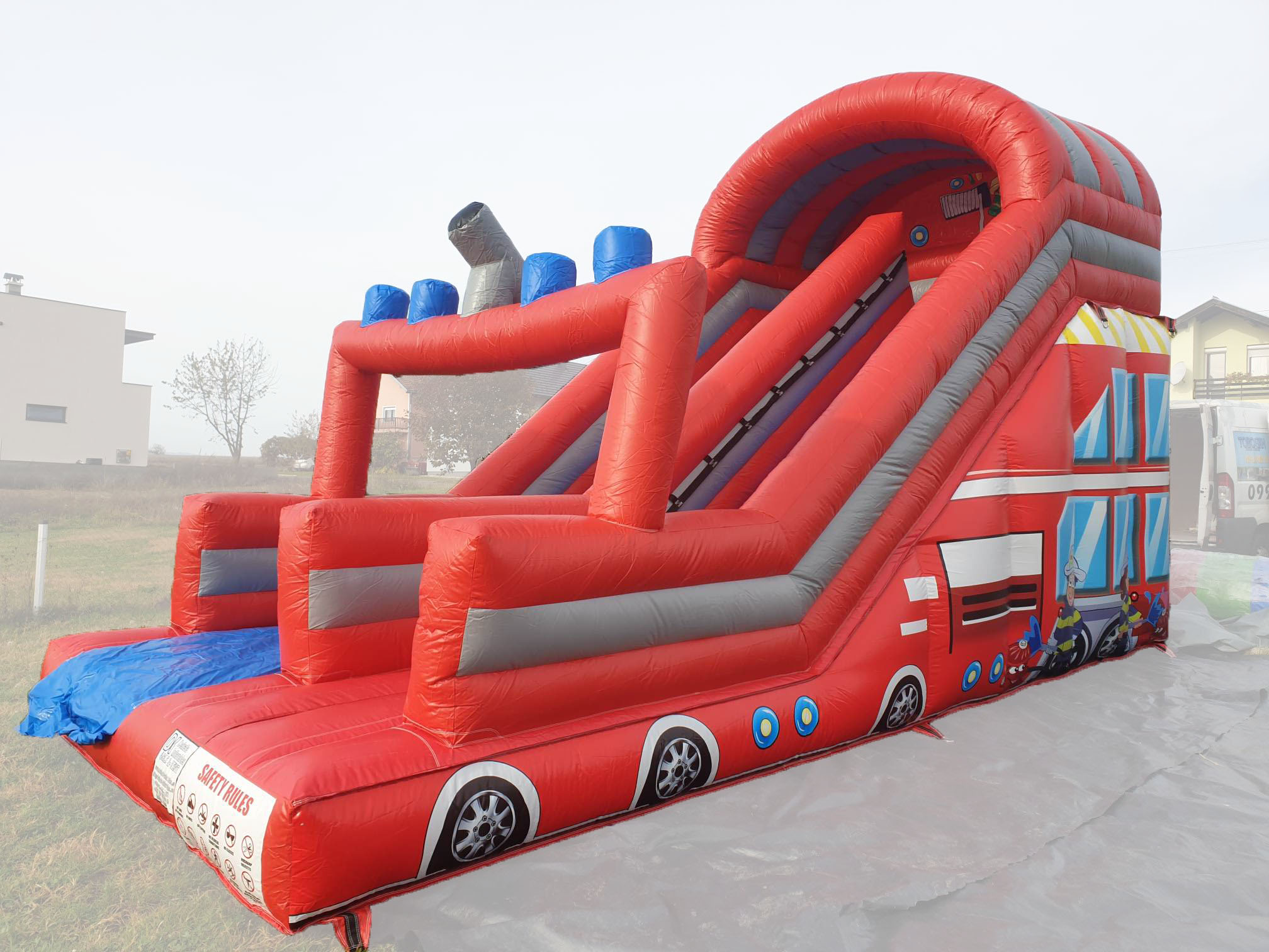 Dekada Inflatables - Vatrogasni kamion na napuhavanje